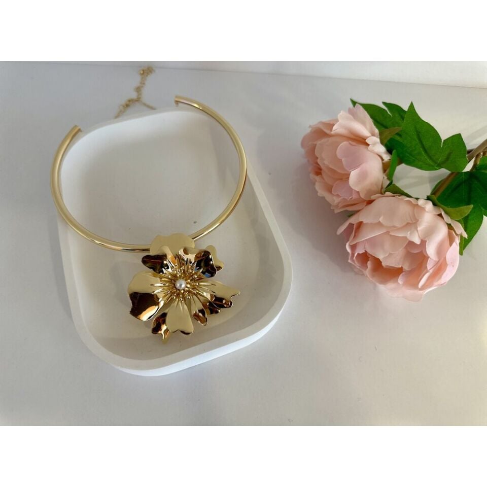 Gold Rengi Çiçekli Kolye