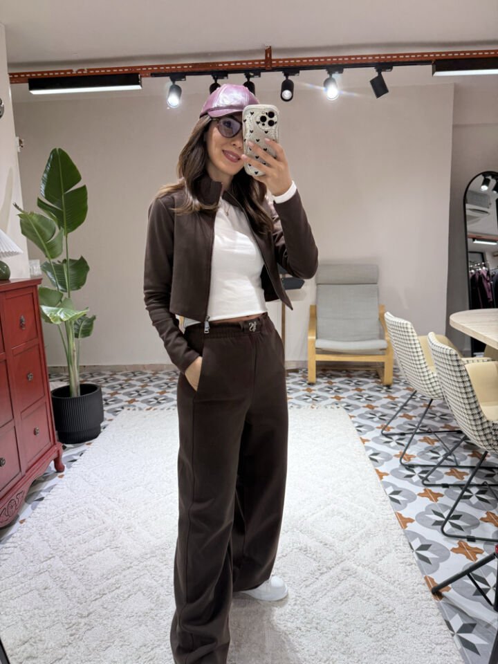 Kahverengi Eşofman Takımı